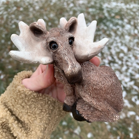 Adorable Vintage Moose Figurine - Picture 1 of 8